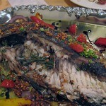 イルゴローソ - 千葉産メジナのオーブン焼き　ニンニク　アンチョビソース