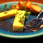 ワイン食堂トランク イタリアゴハン - ラム酒薫る胡桃入りレーズンバター