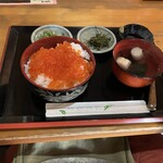 呑み処鰻家 - イクラ丼