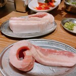 タレ焼肉と包み野菜の専門店 焼肉くるとん - 