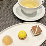 レストラン ラ・フロレゾン・ドゥ・タケウチ - 