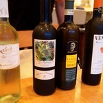 トラットリア・アルモ - 白ワインはおすすめの4本から選択