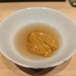 すし 良月 - 鮑出汁にウニを浮かべたいちご煮風料理