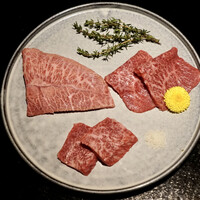 焼肉 Meat it - 本日のおすすめ希少部位3種盛(ミスジ、くりみ、かいのみ)　¥2,805