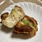 Pane Ho Maretta - えびアボカドのドッグ ホースラディッシュソース ¥390