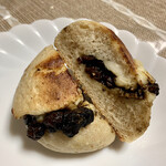 Pane Ho Maretta - ラムレーズン×ブラックカリー×フロマージュのパニーニ ¥290