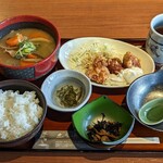 すし土風炉 - 豚汁と若鶏唐揚げ南蛮タルタル定食¥990-