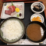 Kisetsu Ryouri Nakai Chi - 刺身定食850円