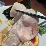 酒肴場 屯 - 低温調理のカタロースチャーシューもしっとり、良い塩梅