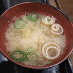 Suteki Hausu Pondo - 熟成和牛のステーキ重(大盛) 1,320円 (お味噌汁)