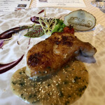 アンシャンテ - 骨付き鶏もも肉のコンフィ
      塩レモンのハニーマスタードソース。