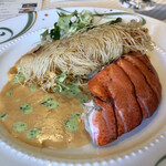 アンシャンテ - オマール海老のカダイフ巻き
      香草バターとソースアメリケーヌ。