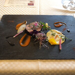 アンシャンテ - 鴨ささみ　黒ニンニク風味のテリーヌ
      マスタードのムースリーヌ。