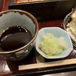 らい亭北院 - 蕎麦つゆ、ネギ、天ぷら