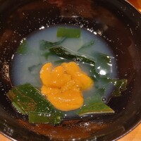 鮨 つぼみ - はまぐりの出汁に雲丹
