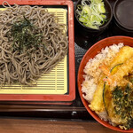 穗波大喰堂 IMall三好店 - 〖涼拌天婦羅蓋飯・大碗〗(990日圓)
                      
                      ❀【白飯大碗・免費涼麵1份】