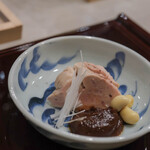 Edomae Shibahama - "華臍魚肝臓（あんかうきも）"、w/江戸甘未醤（えどあまみそ）＋大菽（まめ）＋蔥絲（ねぶかせん）
