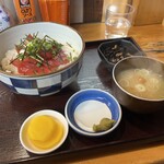 定食屋 ふか河 - 漬けまぐろ山かけ丼