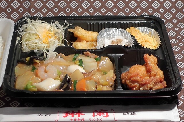 りんらん リンゴ型のガラスのペンダントランプ（ブラウン）セット【灯具A