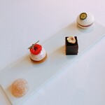 ドミニク・ブシェ トーキョー - プティ・フール