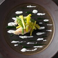 【贅沢ランチ】月替わりテーマで創る旬の里山食材前菜や現代調理のメイン2品のフルコース