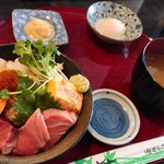 玉ねぎ屋 - 料理写真:海鮮 玉ねぎ屋丼(中)①