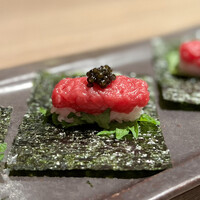 焼肉うしごろ 西麻布本店 - キャビアと厳選和牛の手巻き 