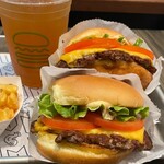 SHAKE SHACK - 