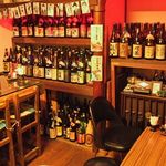 Nikuto Shouchuu To Uisuki Mogura - 焼酎アドバイザーの資格を持つ店主に貴方の好みをお伝え下さい。550種もの中から貴方に合う一杯をご提供します。