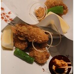 日帰りお食事処 もみぢ - 追加の牡蠣フライ2,000円(6ピース)✨タルタルソースではないんですが、このソースが濃厚でフルーティーで、とっても美味しいんです。