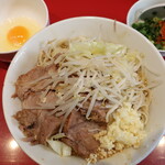 ラーメン二郎 - 汁なし半分＋ニンニク多め＋青ネギ玉子