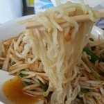 轍 - 細目の縮れ麺