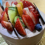 Pathisuri Agureaburu - 生チョコケーキの上にはフルーツがぎっしりです！