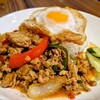 タイタイ タイ料理 - カオガパオ（鶏肉バジル炒めご飯）　780円