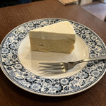 COFFEE & ROASTER 2-3 - 202302  メープルチーズケーキ