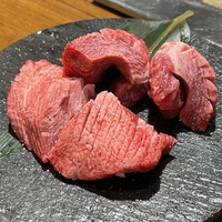 熟成ホルモン・山形牛 炭火焼肉 牛語 - 