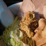 一条流がんこ総本家分家四谷荒木町 - ズワイガニ　足の身のミソ、内子！