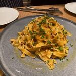 noda - 最後は芥屋産ウニのタリアッテレ。
 
ウニの甘味が感じられるパスタ、ピリ辛のペペロンチーノとのパスタの食べ比べが出来ました。