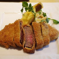 レストランあしや竹園 - 黒毛和牛ビーフカツ(赤身肉80g) デミグラスソース(3850円・サ別)