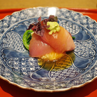 京都和久傳 - 蘇芳(7000円)の横輪のお造り 梅肉とクレソン