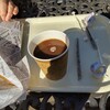 メッツゲライ ハットリ - ドリンク写真:ボイルド・ソーセージとコーヒー