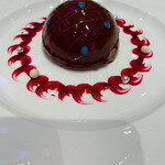 ANAクラウンプラザホテルグランコート名古屋 - カシスのジュレを閉じ込めたチョコレートのムース