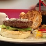 Burger 5 - 1/3パウンドパティ。厚みあります。13/07/01