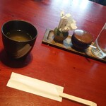 天手古舞 - お座敷席のテーブル