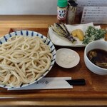 手打ちうどん まつ奈 - 鳥肉汁うどんと野菜3種の天ぷら