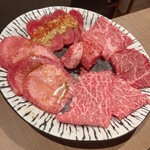 Jimbou Yakiniku Ryouriten - 肉盛り(上タン塩、タンカルビ、ハラミ、サガリ、内モモ、中落ち）