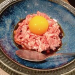 神保焼肉料理店 - 和牛ザブトンのユッケ