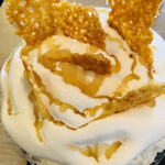 サカノウエカフェ - ハチミツもっとあってもいいです♡