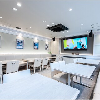 おしゃれな特別空間でK-popと美味しい韓国料理！