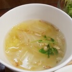 キッチン ブルー グローブ - キャベツスープのアップ